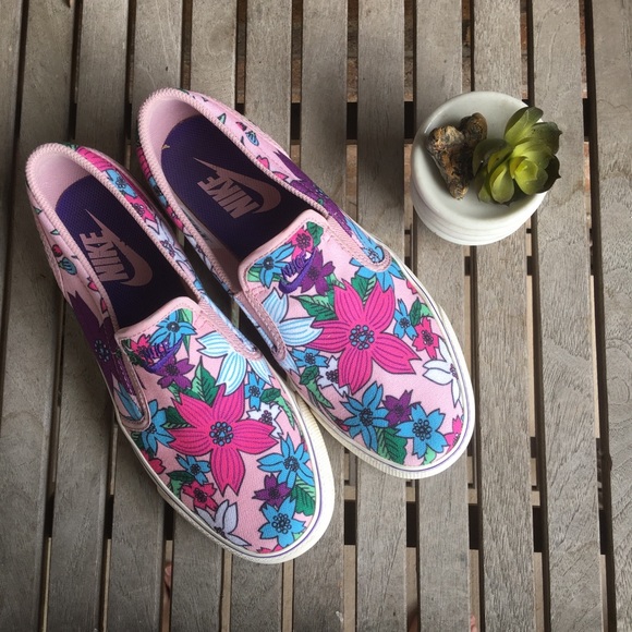 nike toki slip on floral